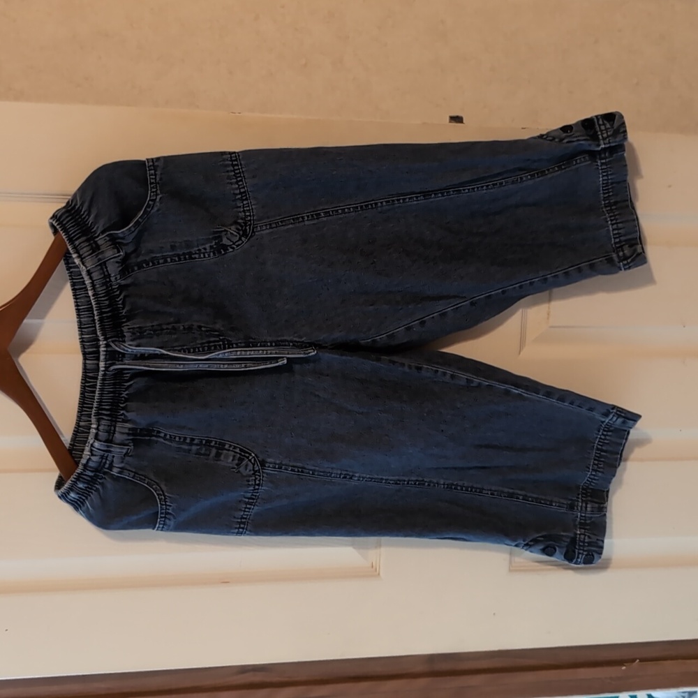 Karen Scott Size Medium Cropped Jeans
